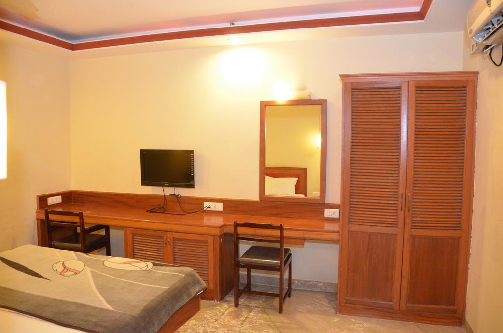 Hotel Raya'S Annexe-1クンバコナム エクステリア 写真